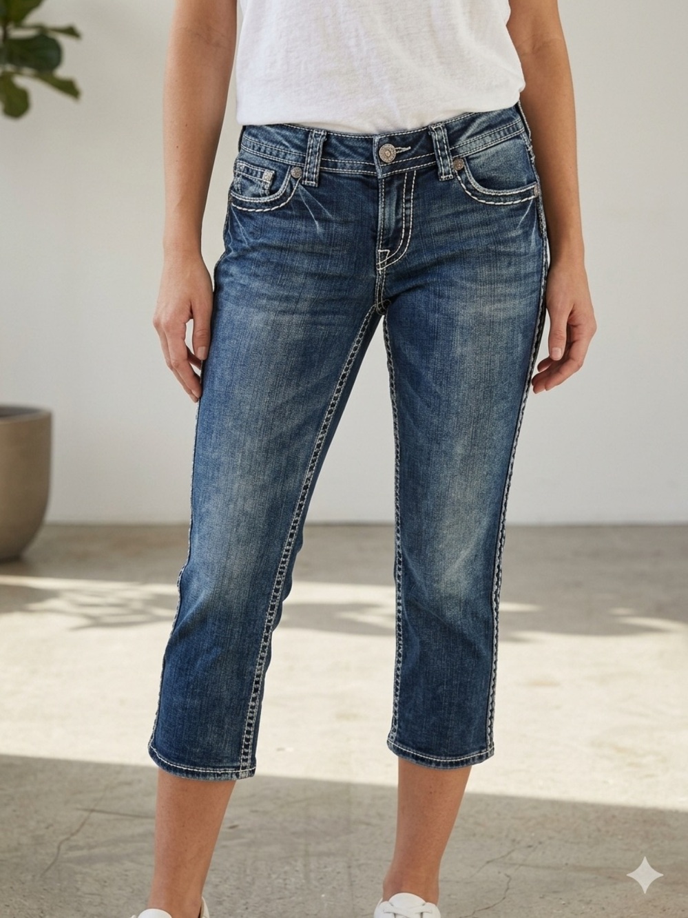 Silver Jean Co. Suki Mid Capri Jeans size 30w L22 1/2